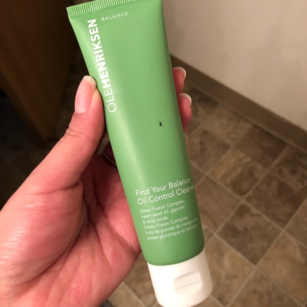 Ole Henriksen- Oil control cleanser